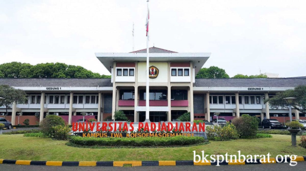 Rekomendasi Universitas di Bandung dan Jurusan Terbaik